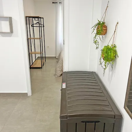 Apartamento Reformado. Plaza De Toros. A/c *